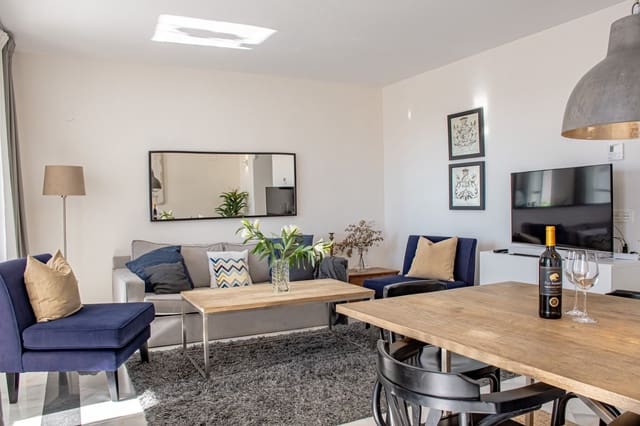 Ático de 2 habitaciones en Marbella en venta con piscina - 675.000 € (Ref: 9145600)