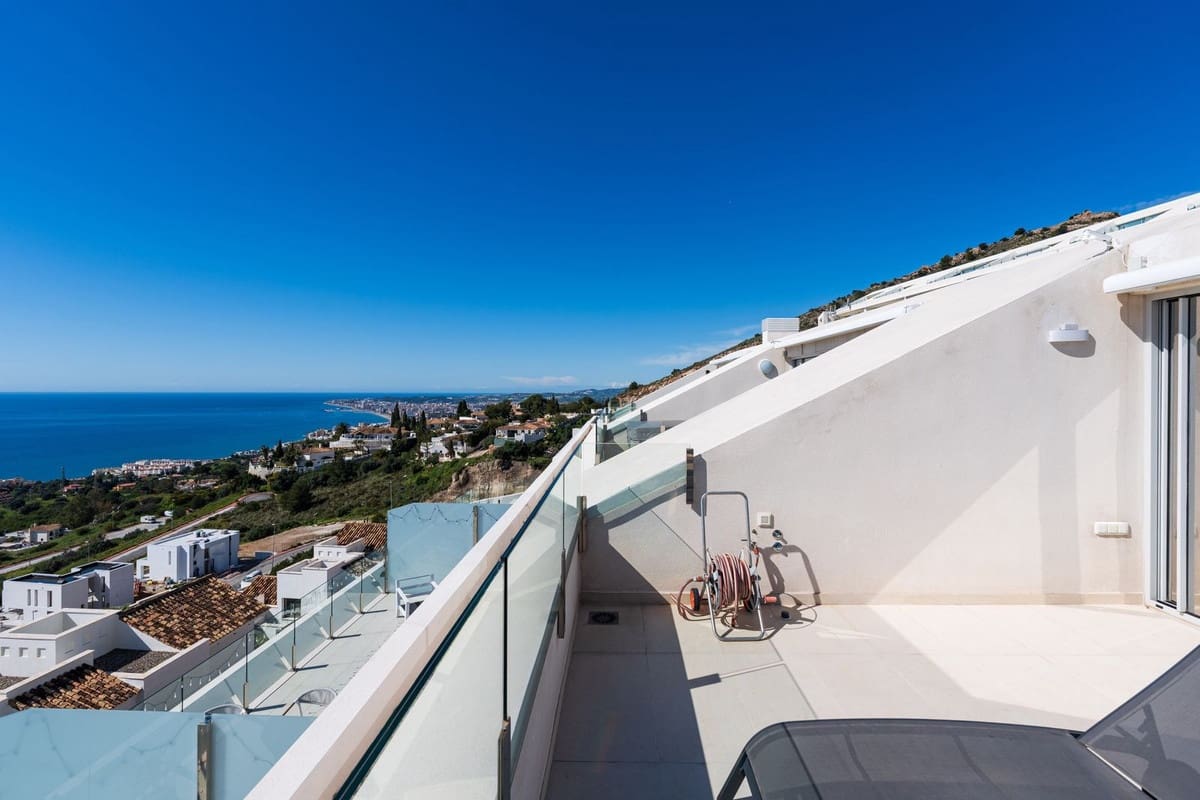 3 slaapkamer Penthouse te koop in Benalmadena - € 1.095.000 (Ref: 9174936)