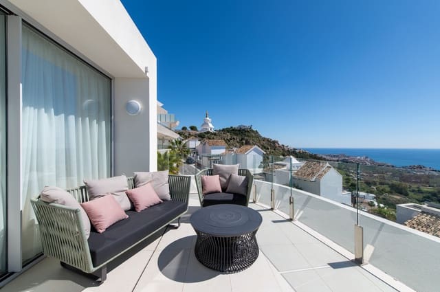 3 soveværelse Penthouse til salg i Benalmádena med swimmingpool garage - € 1.349.000 (Ref: 9177352)