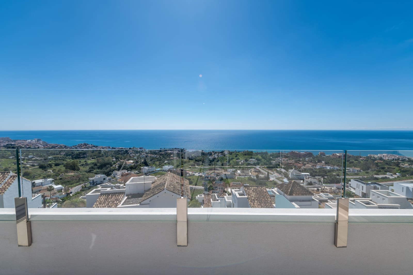 3 bedroom Penthouse for sale in Benalmadena with pool garage - € 1,349,000 (Ref: 9177352)
