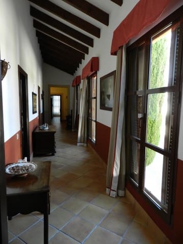 4 soveværelse Finca/Landehus til salg i Morón de la Frontera med swimmingpool garage - € 795.000 (Ref: 9187185)