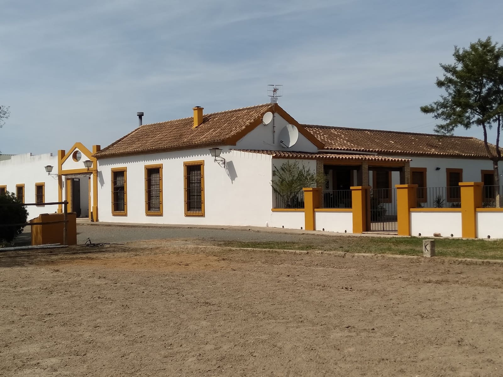 4 soveværelse Finca/Landehus til salg i Moron de la Frontera med swimmingpool garage - € 795.000 (Ref: 9187185)