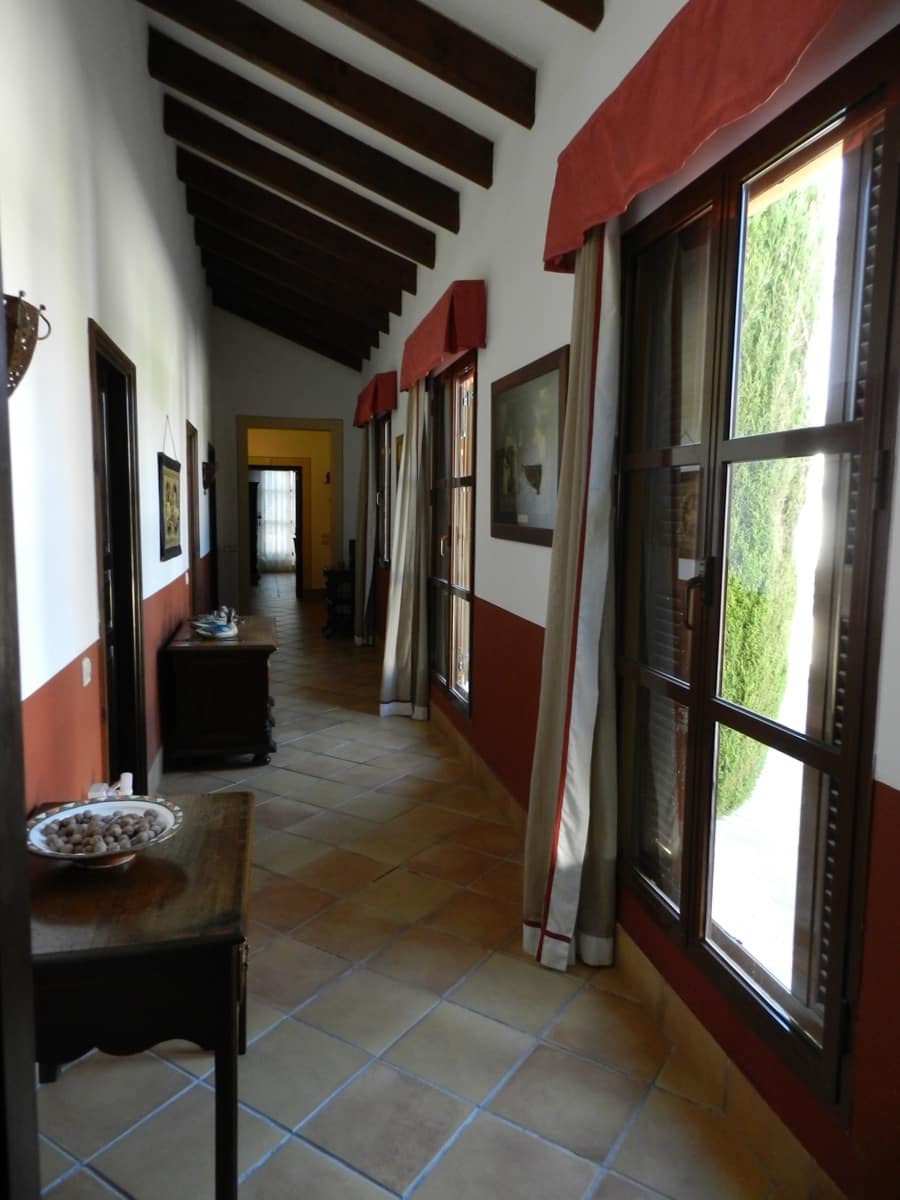 4 soveværelse Finca/Landehus til salg i Moron de la Frontera med swimmingpool garage - € 699.000 (Ref: 9187185)