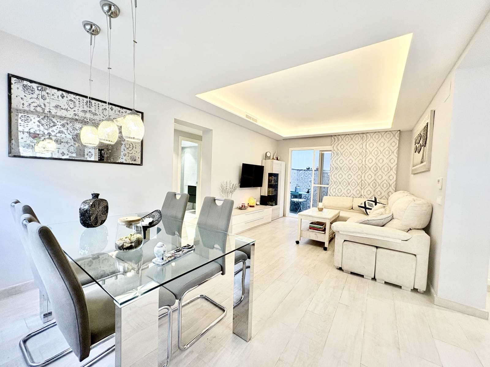 Apartamento de 2 habitaciones en La Cala de Mijas en venta - 425.000 € (Ref: 9200980)