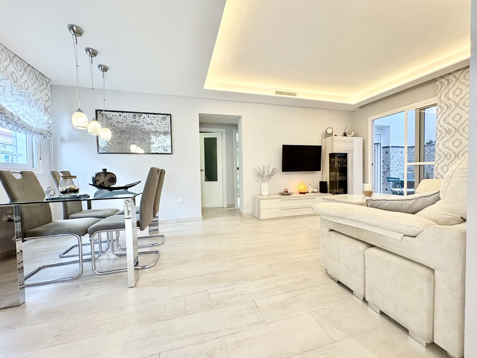 Apartamento de 2 habitaciones en La Cala de Mijas en venta - 425.000 € (Ref: 9200980)