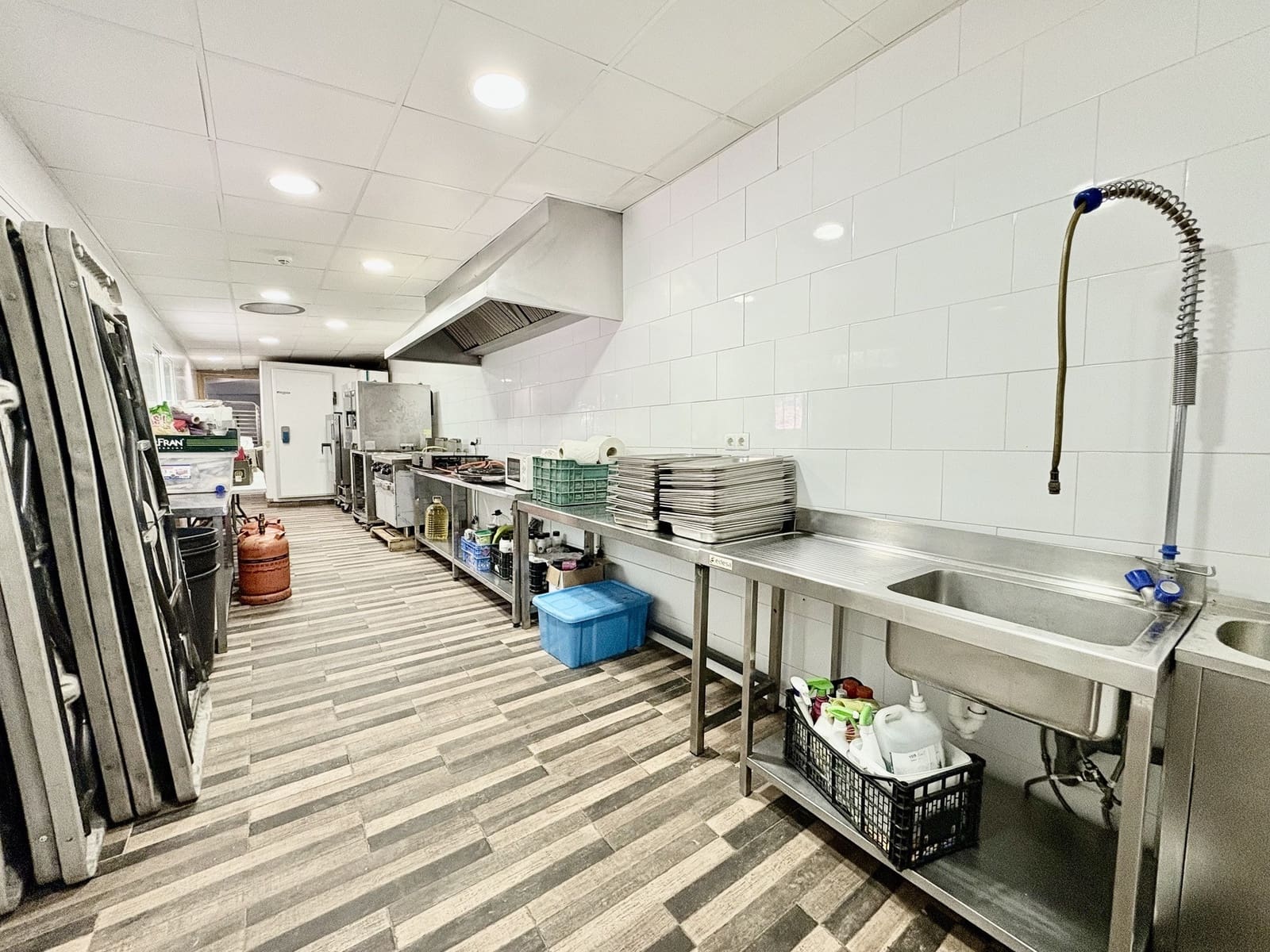 2 makuuhuone Yritys myytävänä paikassa Olvera mukana 
autotalli - 1 500 000 € (Ref: 9228873)