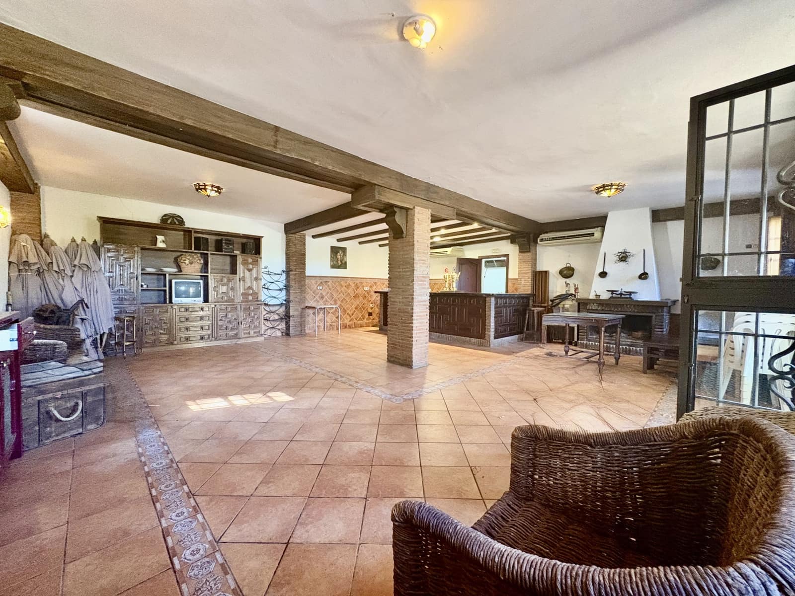 2 makuuhuone Yritys myytävänä paikassa Olvera mukana 
autotalli - 1 500 000 € (Ref: 9228873)