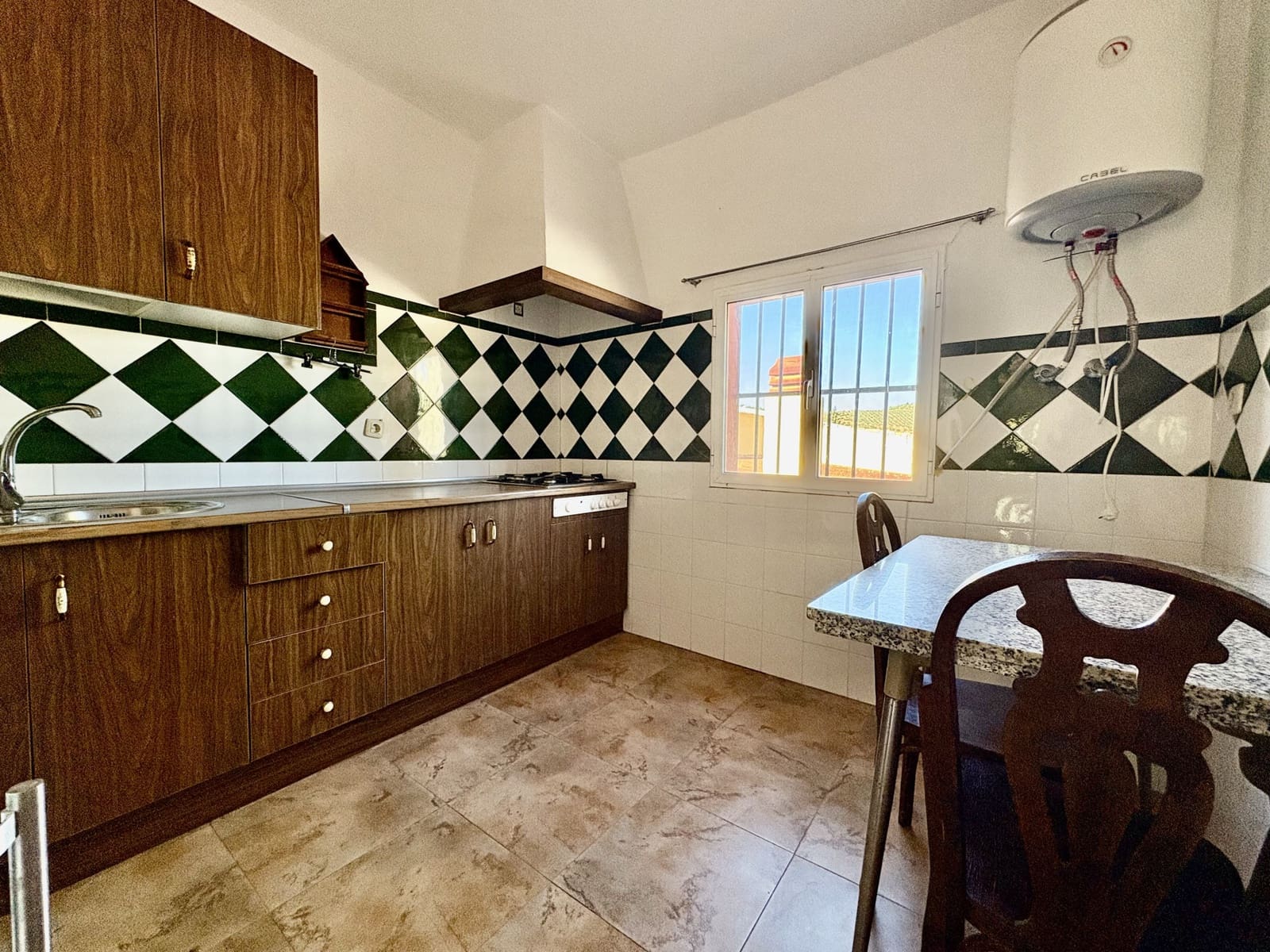 2 makuuhuone Yritys myytävänä paikassa Olvera mukana 
autotalli - 1 500 000 € (Ref: 9228873)