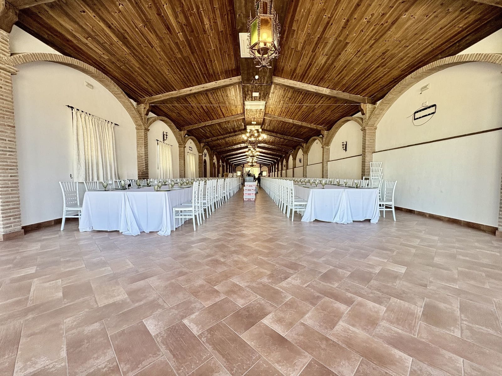 2 makuuhuone Yritys myytävänä paikassa Olvera mukana 
autotalli - 1 500 000 € (Ref: 9228873)