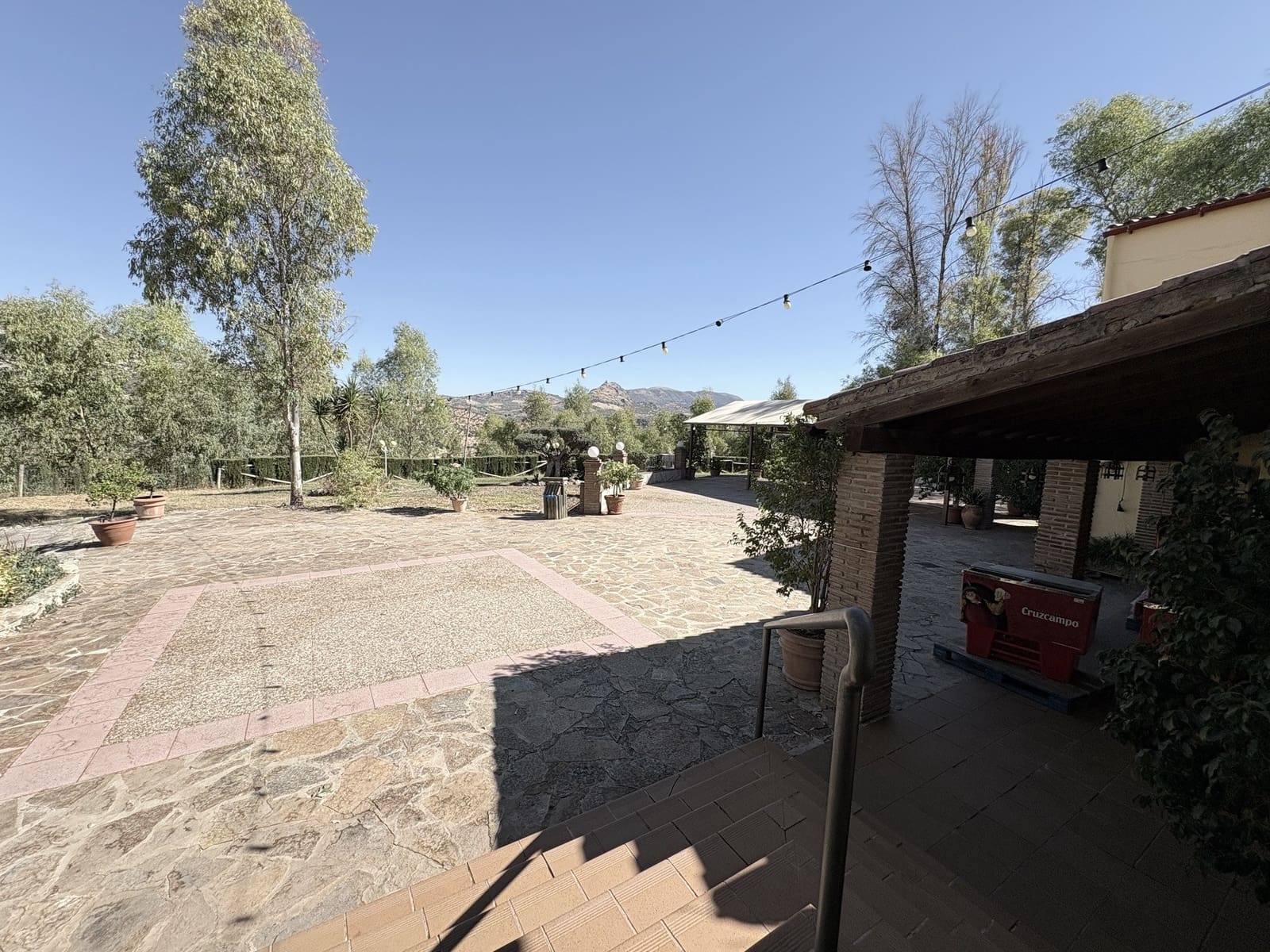 2 makuuhuone Yritys myytävänä paikassa Olvera mukana 
autotalli - 1 500 000 € (Ref: 9228873)