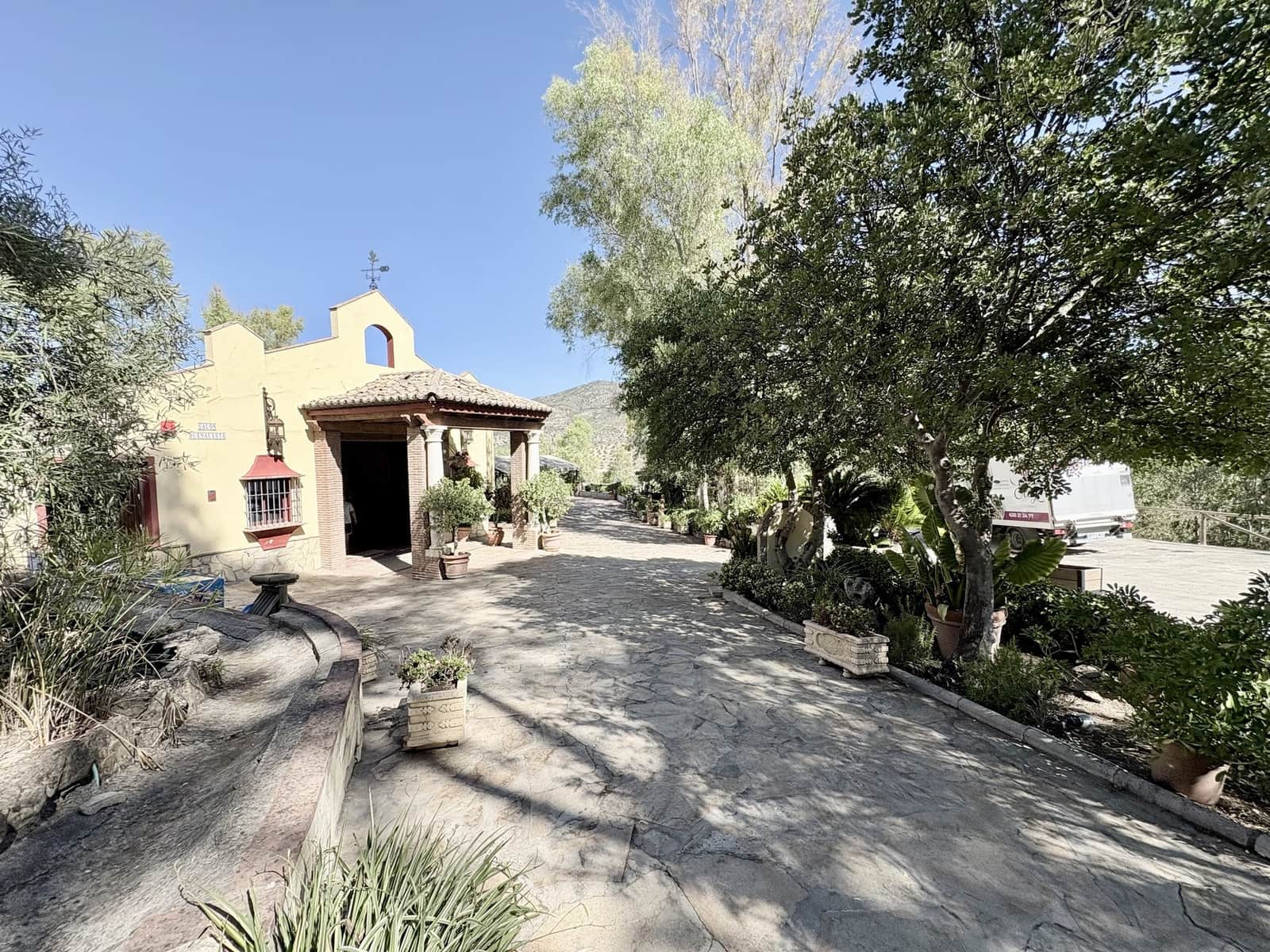 2 makuuhuone Yritys myytävänä paikassa Olvera mukana 
autotalli - 1 500 000 € (Ref: 9228873)