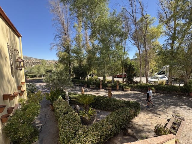 2 soveværelse Virksomhed til salg i Olvera med garage - € 1.500.000 (Ref: 9228873)