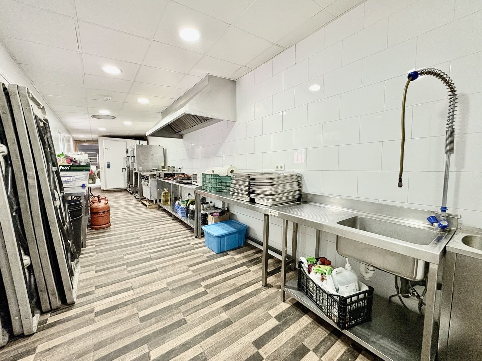 2 bedroom Business for sale in Olvera with garage - € 1,395,000 (Ref: 9228873)