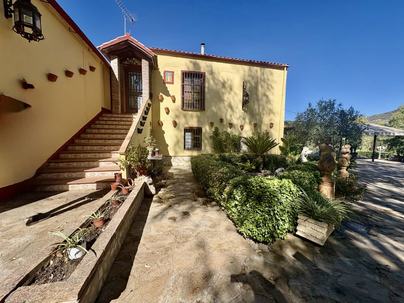 2 bedroom Business for sale in Olvera with garage - € 1,395,000 (Ref: 9228873)