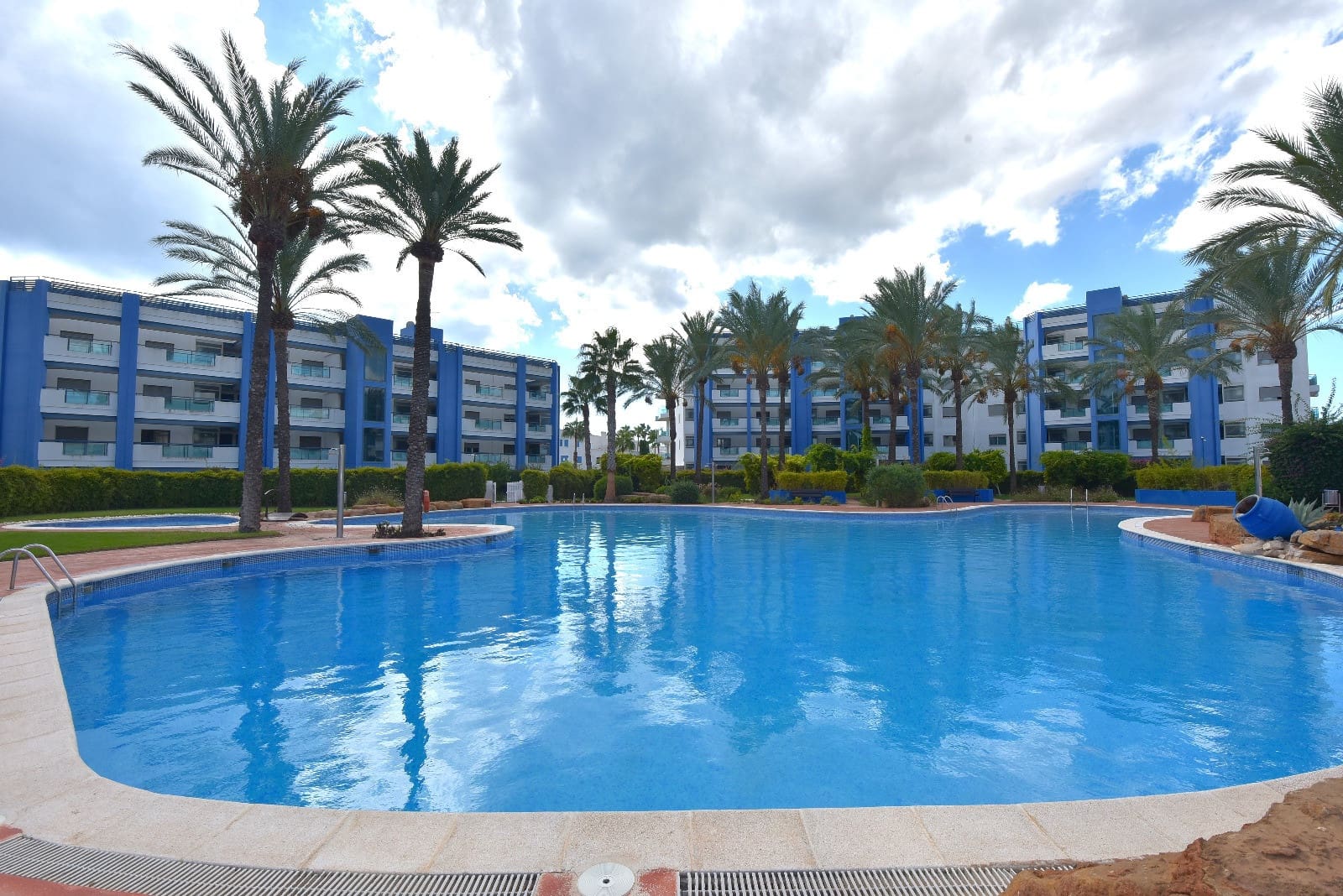 1 soveværelse Lejlighed til salg i Santa Eulalia / Santa Eularia med swimmingpool - € 682.500 (Ref: 9243450)