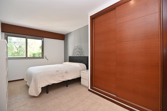 2 chambre Appartement à vendre à Santa Eulalia / Santa Eularia avec piscine - 650 000 € (Ref: 9243450)