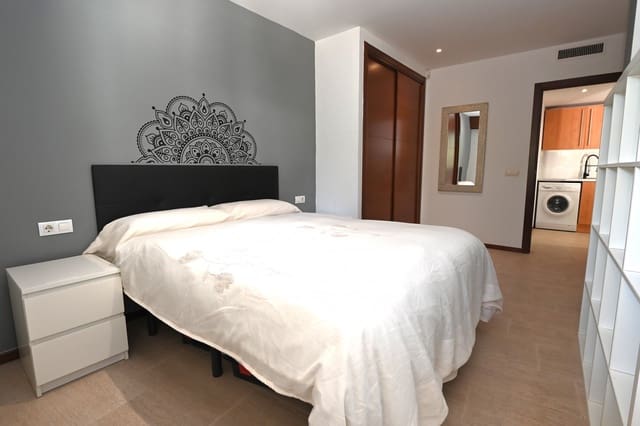 2 soveværelse Lejlighed til salg i Santa Eulalia / Santa Eularia med swimmingpool - € 650.000 (Ref: 9243450)