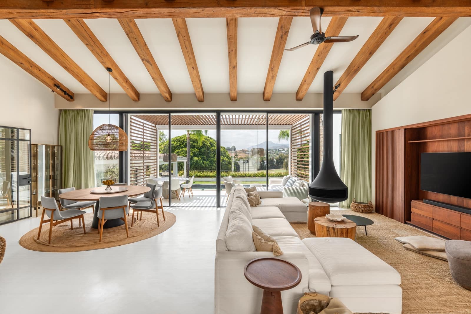 5 bedroom Villa for sale in Nueva Andalucia with pool - € 5,895,000 (Ref: 9269817)