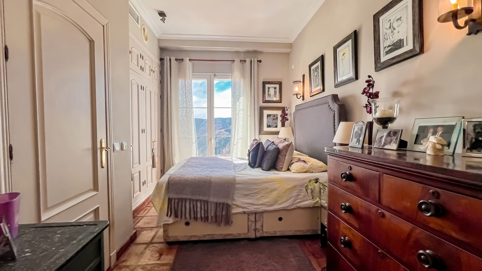 4 sypialnia Willa na sprzedaż w Istan z basenem garażem - 1 850 000 € (Ref: 9269819)