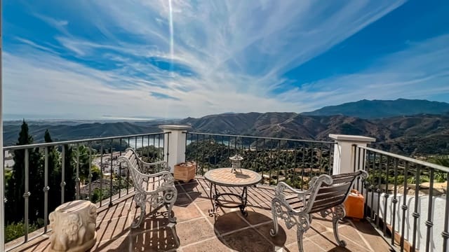 4 soveværelse Villa til salg i Istán med swimmingpool garage - € 1.850.000 (Ref: 9269819)