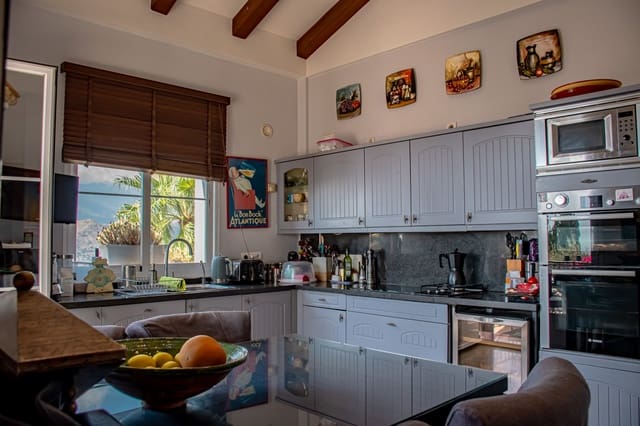 4 soveværelse Villa til salg i Istán med swimmingpool garage - € 1.850.000 (Ref: 9269819)