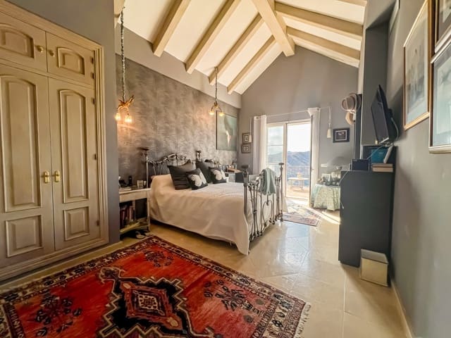 Chalet de 4 habitaciones en Istán en venta con piscina garaje - 1.675.000 € (Ref: 9269819)