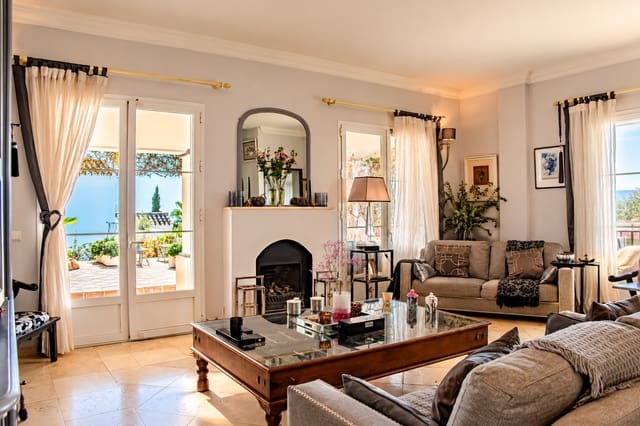 Chalet de 4 habitaciones en Istán en venta con piscina garaje - 1.675.000 € (Ref: 9269819)