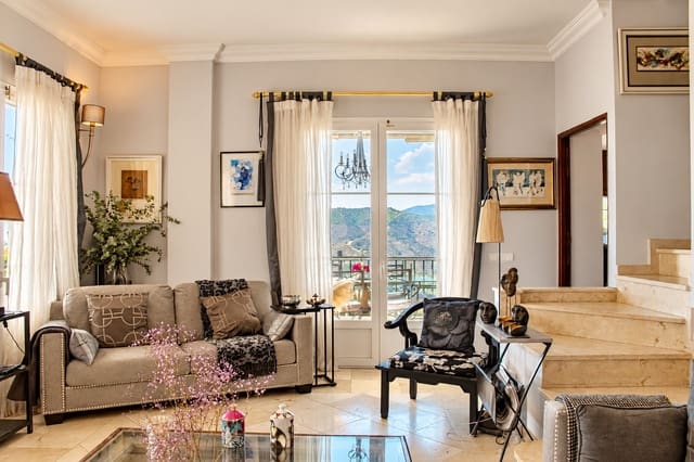 Chalet de 4 habitaciones en Istán en venta con piscina garaje - 1.675.000 € (Ref: 9269819)