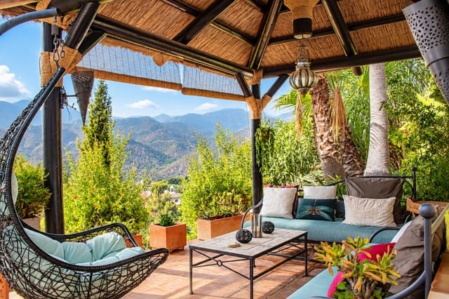 Chalet de 4 habitaciones en Istán en venta con piscina garaje - 1.675.000 € (Ref: 9269819)