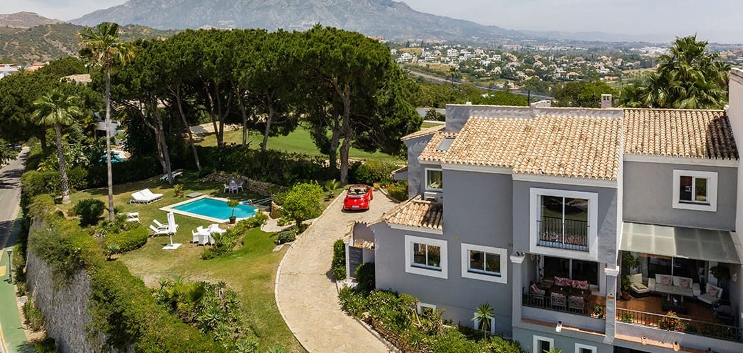 5 makuuhuone Huvila myytävänä paikassa La Quinta mukana uima-altaan 
autotalli - 1 999 000 € (Ref: 9272681)