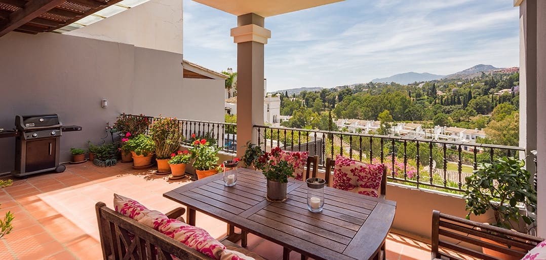 5 makuuhuone Huvila myytävänä paikassa La Quinta mukana uima-altaan 
autotalli - 1 999 000 € (Ref: 9272681)