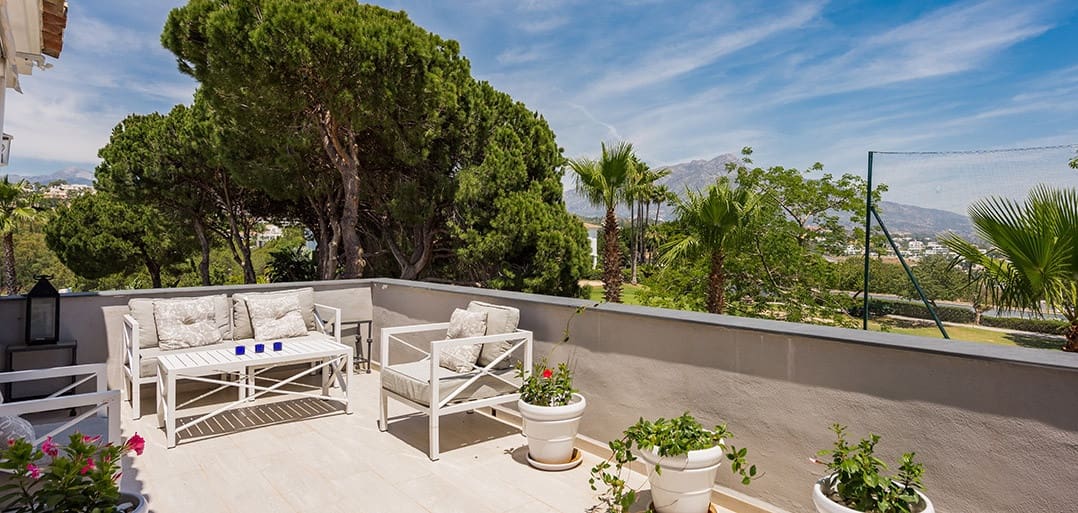 5 makuuhuone Huvila myytävänä paikassa La Quinta mukana uima-altaan 
autotalli - 1 999 000 € (Ref: 9272681)