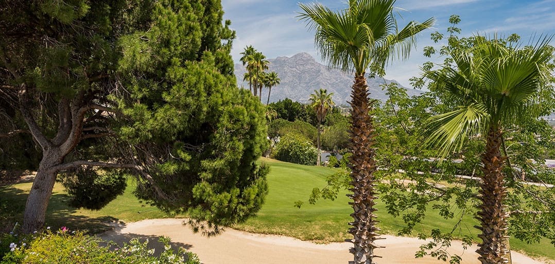 5 makuuhuone Huvila myytävänä paikassa La Quinta mukana uima-altaan 
autotalli - 1 999 000 € (Ref: 9272681)