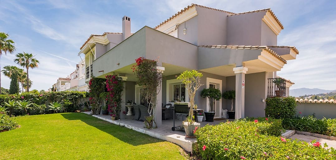 5 makuuhuone Huvila myytävänä paikassa La Quinta mukana uima-altaan 
autotalli - 1 999 000 € (Ref: 9272681)