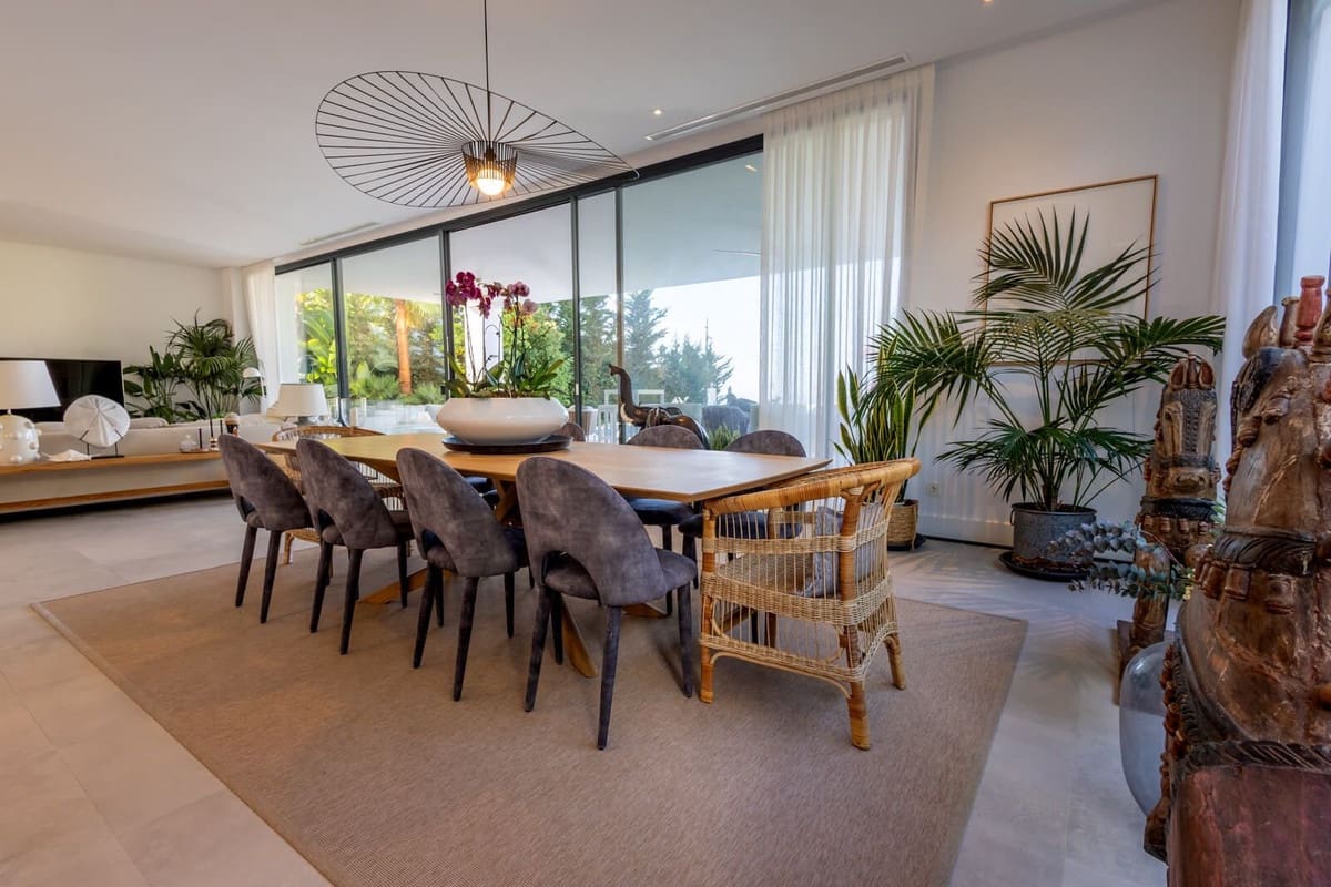 5 makuuhuone Huvila myytävänä paikassa Marbella mukana uima-altaan 
autotalli - 2 995 000 € (Ref: 9276401)