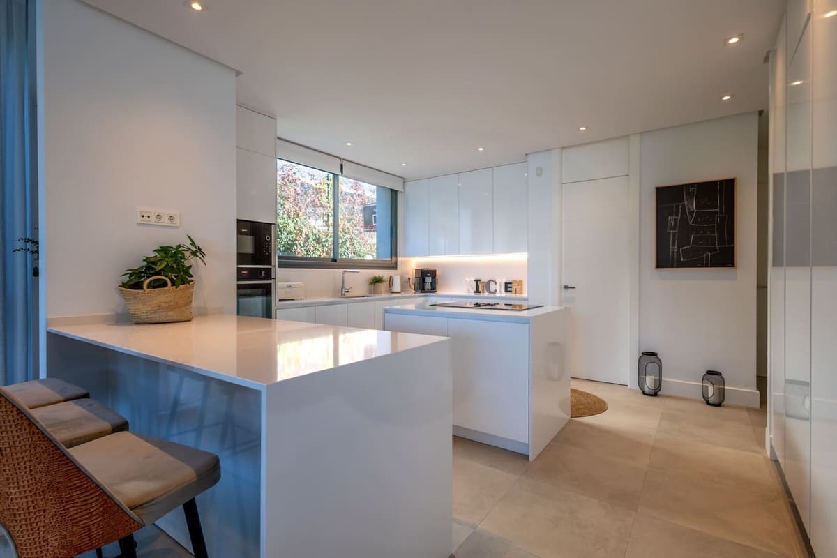 5 makuuhuone Huvila myytävänä paikassa Marbella mukana uima-altaan 
autotalli - 2 995 000 € (Ref: 9276401)