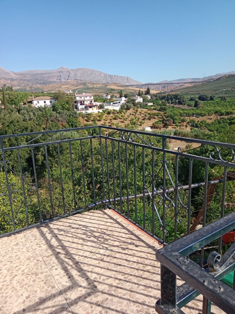 6 makuuhuone Maalaistalo myytävänä paikassa Alora mukana uima-altaan 
autotalli - 250 000 € (Ref: 9285287)