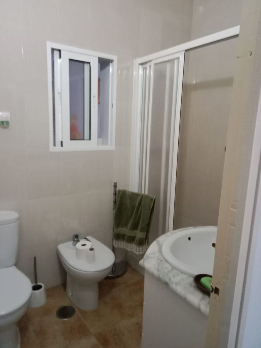 6 makuuhuone Maalaistalo myytävänä paikassa Alora mukana uima-altaan 
autotalli - 250 000 € (Ref: 9285287)