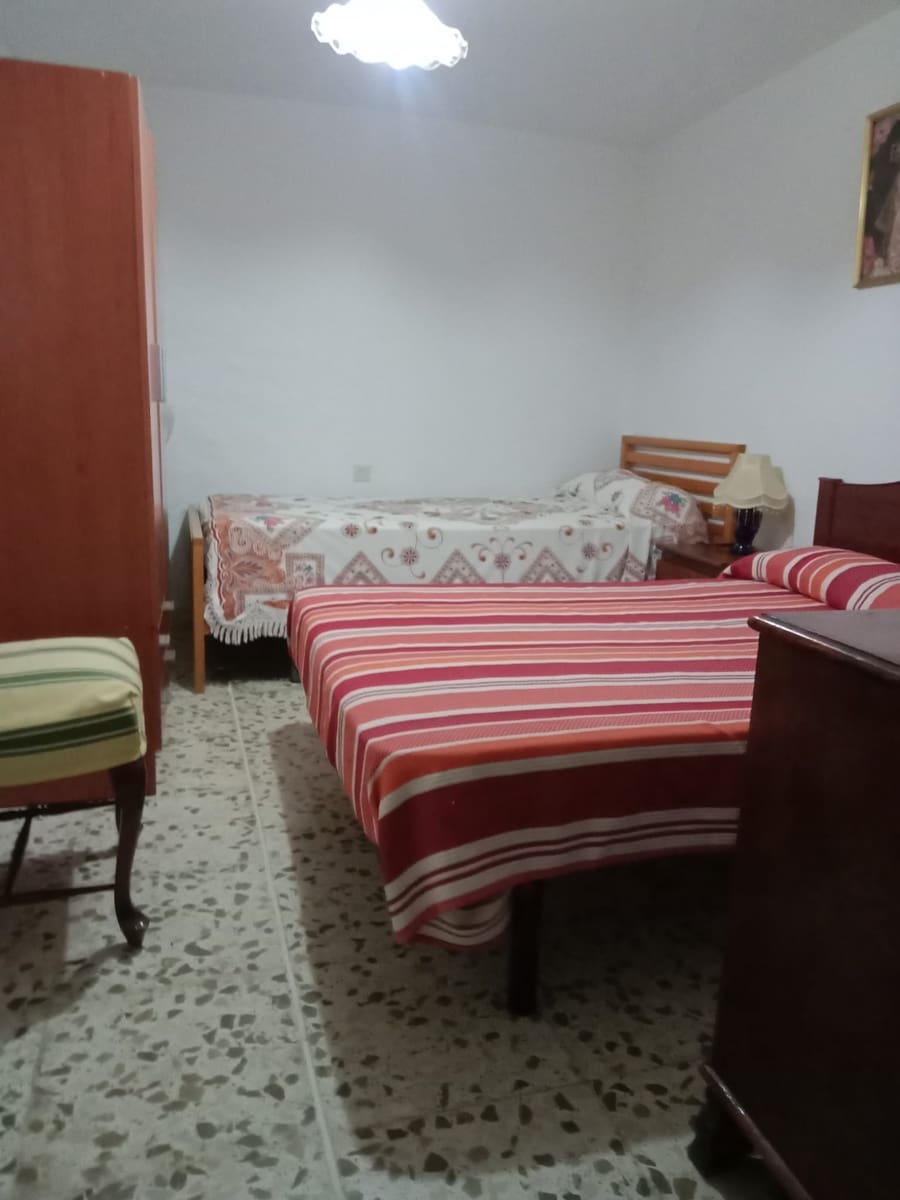 6 makuuhuone Maalaistalo myytävänä paikassa Alora mukana uima-altaan 
autotalli - 250 000 € (Ref: 9285287)