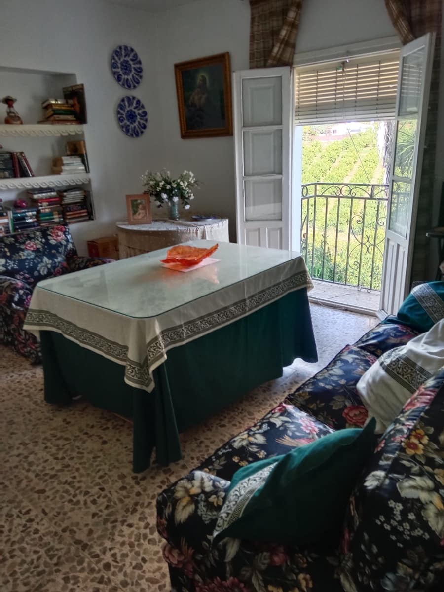 6 makuuhuone Maalaistalo myytävänä paikassa Alora mukana uima-altaan 
autotalli - 250 000 € (Ref: 9285287)