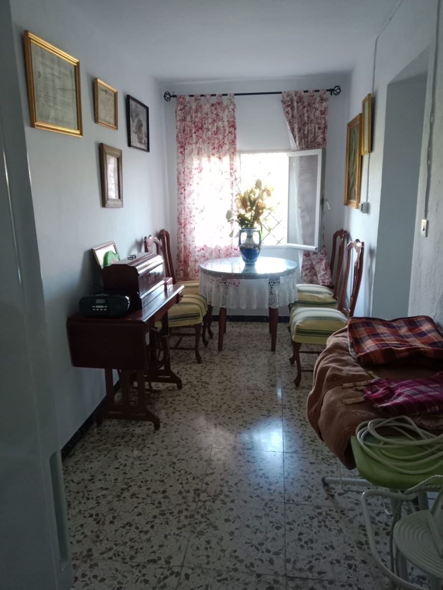 6 makuuhuone Maalaistalo myytävänä paikassa Alora mukana uima-altaan 
autotalli - 250 000 € (Ref: 9285287)