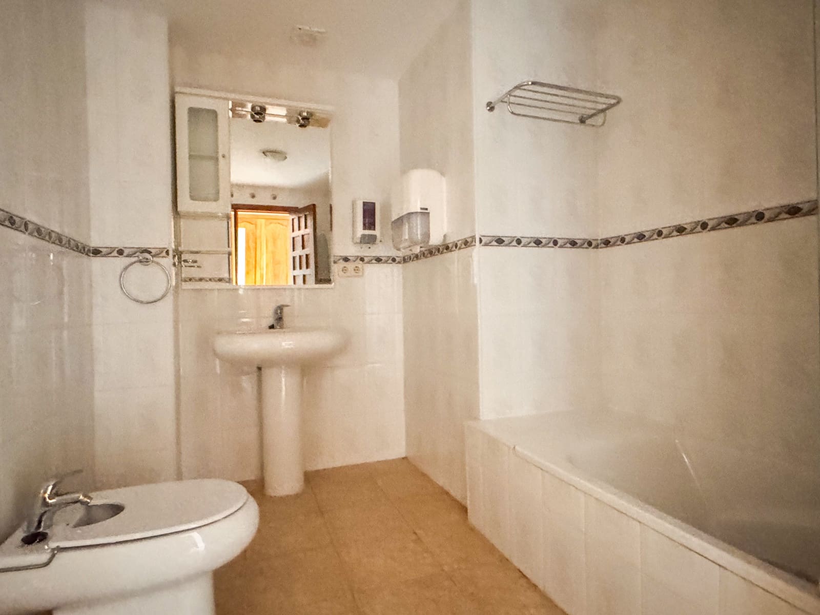 84 Zimmer Hotel zu verkaufen in Sotogrande mit Pool Garage - 9.500.000 € (Ref: 9301094)