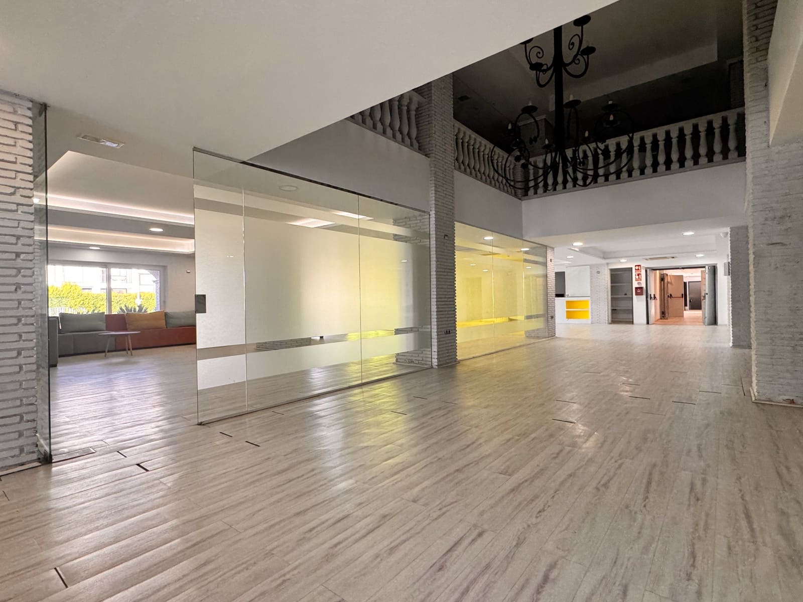 84 Zimmer Hotel zu verkaufen in Sotogrande mit Pool Garage - 9.500.000 € (Ref: 9301094)