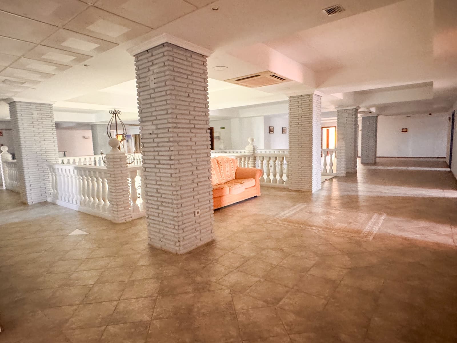 84 Zimmer Hotel zu verkaufen in Sotogrande mit Pool Garage - 9.500.000 € (Ref: 9301094)