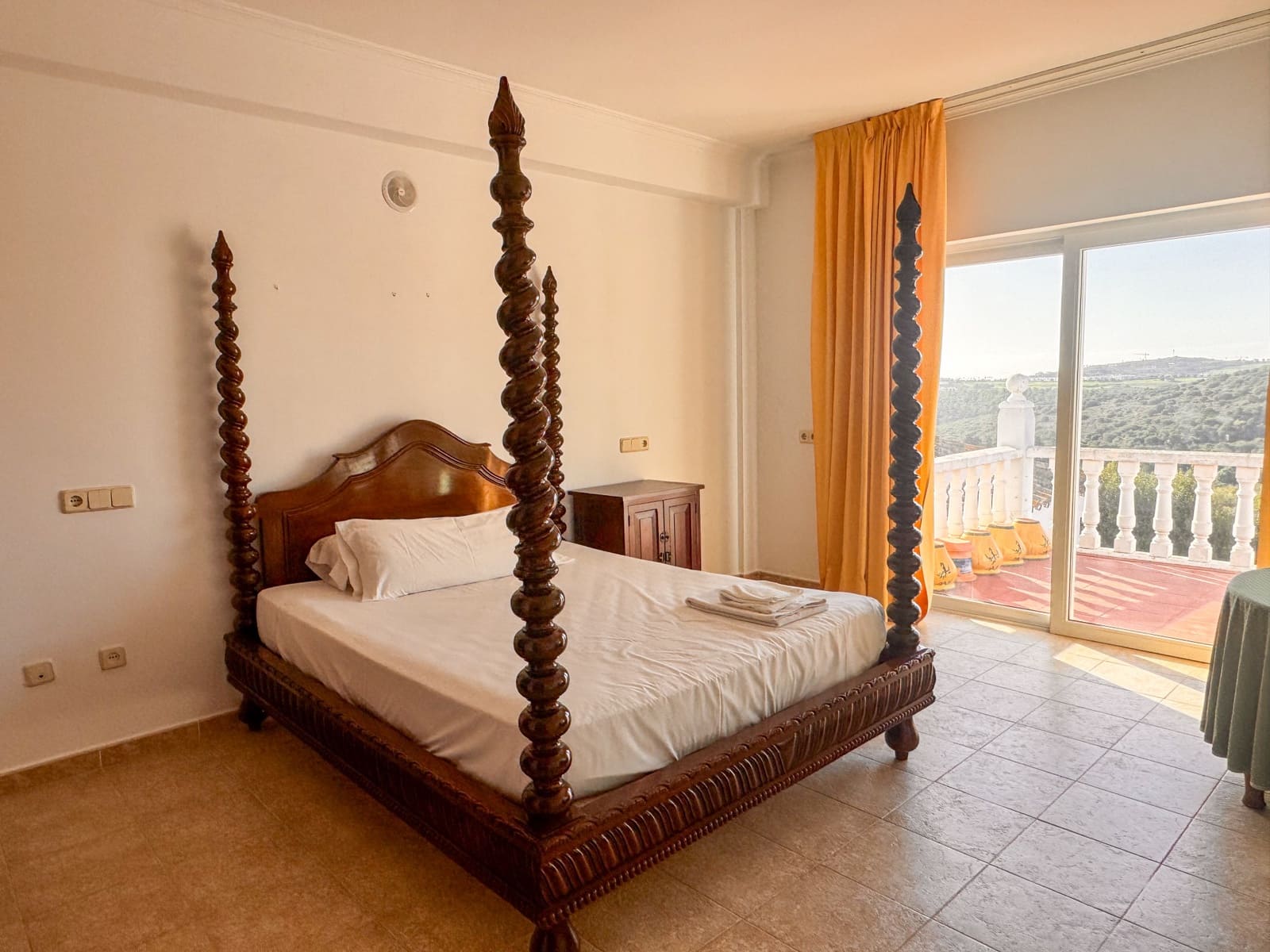 84 Zimmer Hotel zu verkaufen in Sotogrande mit Pool Garage - 9.500.000 € (Ref: 9301094)