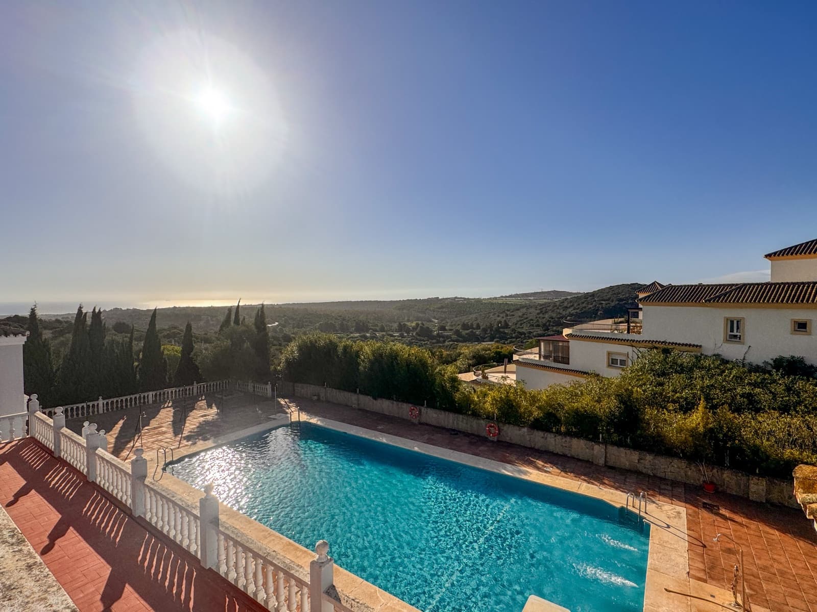 84 Zimmer Hotel zu verkaufen in Sotogrande mit Pool Garage - 9.500.000 € (Ref: 9301094)