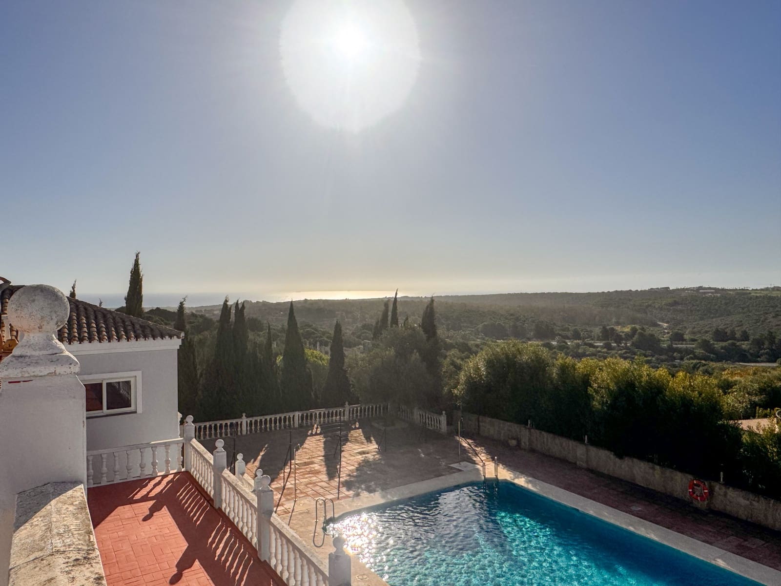 84 Zimmer Hotel zu verkaufen in Sotogrande mit Pool Garage - 9.500.000 € (Ref: 9301094)