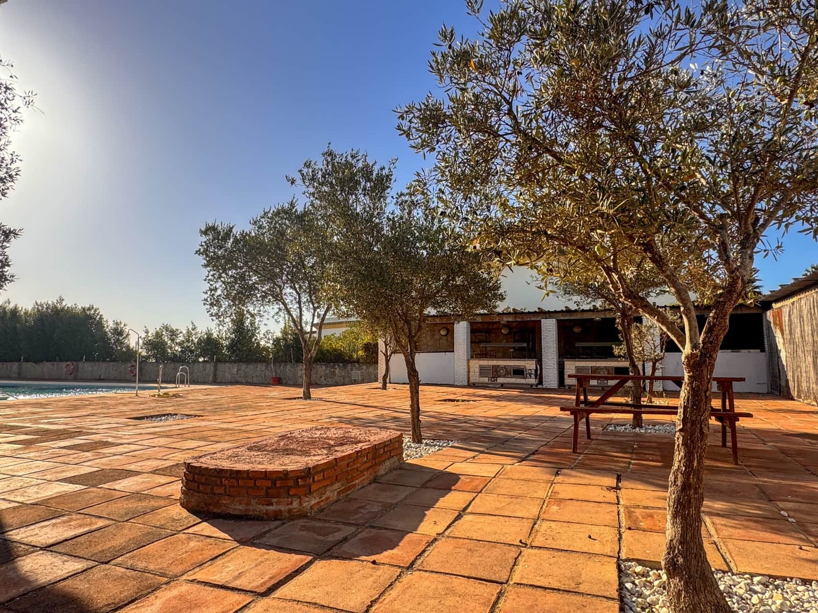 84 Zimmer Hotel zu verkaufen in Sotogrande mit Pool Garage - 9.500.000 € (Ref: 9301094)