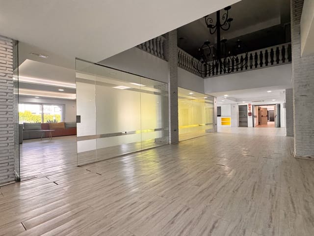 84 soverom Hotell til salgs i Sotogrande, San Roque med svømmebasseng garasje - € 9 500 000 (Ref: 9301094)