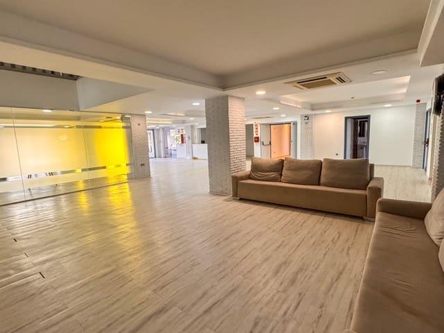 84 soverom Hotell til salgs i Sotogrande, San Roque med svømmebasseng garasje - € 9 500 000 (Ref: 9301094)